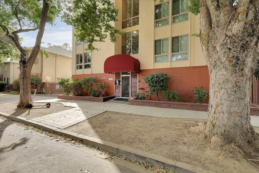 More Photos Of 2320 P St, Sacramento Apartments For Sale