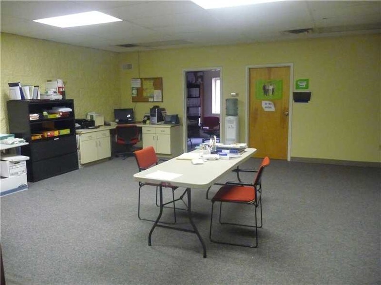 More Photos Of 357 Northgate Dr, Warrendale Warehouse For Lease