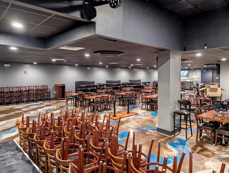 More Photos Of 10426 Main St, Fairfax Freestanding For Sale