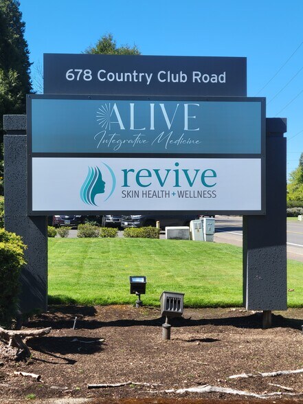 More Photos Of 678 Country Club Rd, Eugene Office Residential For Lease
