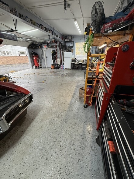More Photos Of 1104 Baldwin Ave, Pontiac Auto Dealership For Sale