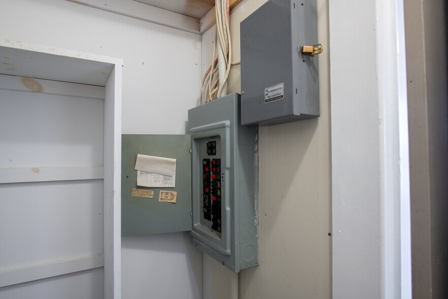 More Photos Of 69 Winter St, Springfield Apartments For Sale