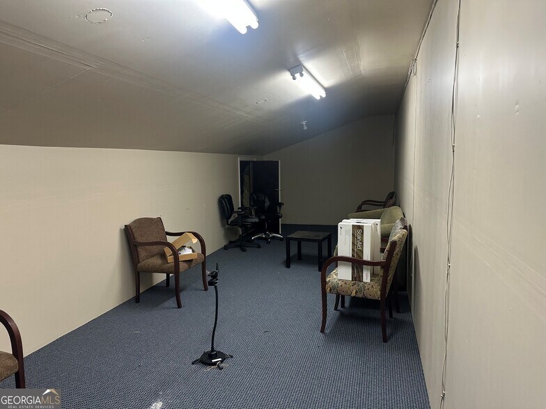 More Photos Of 670 S 8th St, Griffin Medical For Sale