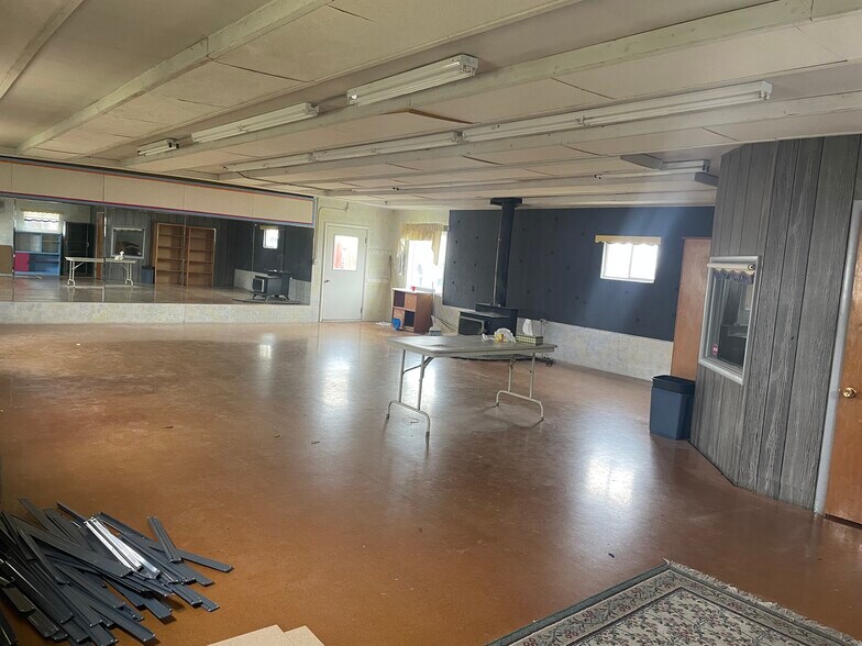 More Photos Of 370 N State St, Shelley Storefront Retail Residential For Lease
