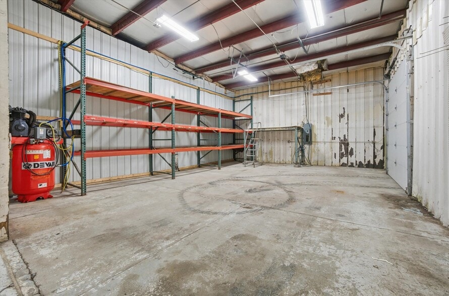 More Photos Of 20620 Burl Ct, Joliet Warehouse For Sale