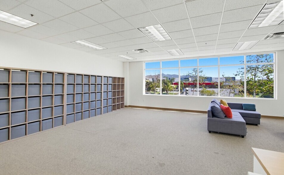 More Photos Of 1568 Lancaster Point Way, San Diego Flex For Sale