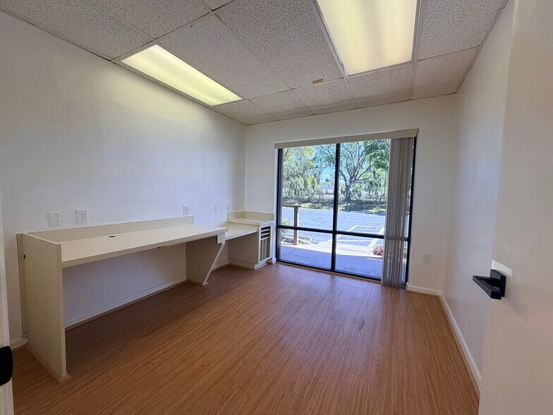 More Photos Of 6725 Cedarridge Dr, Zephyrhills Medical For Lease