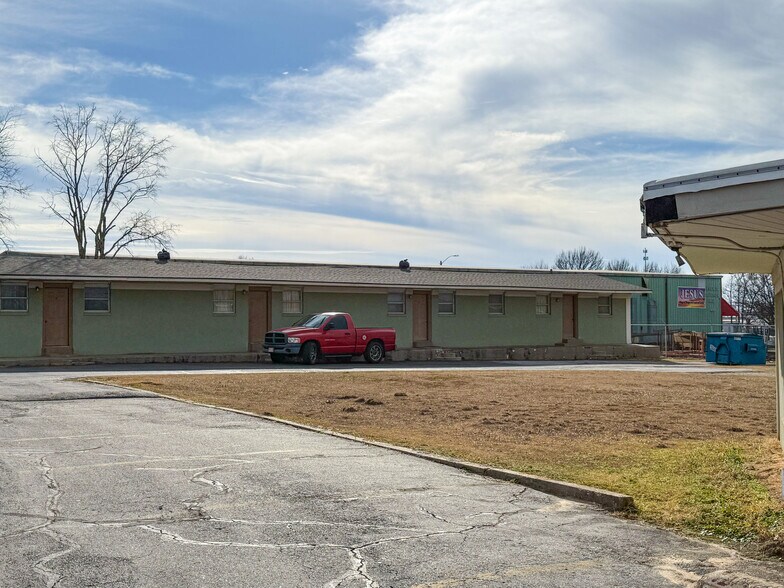 More Photos Of 4020 Midland Blvd, Fort Smith Hotel For Sale