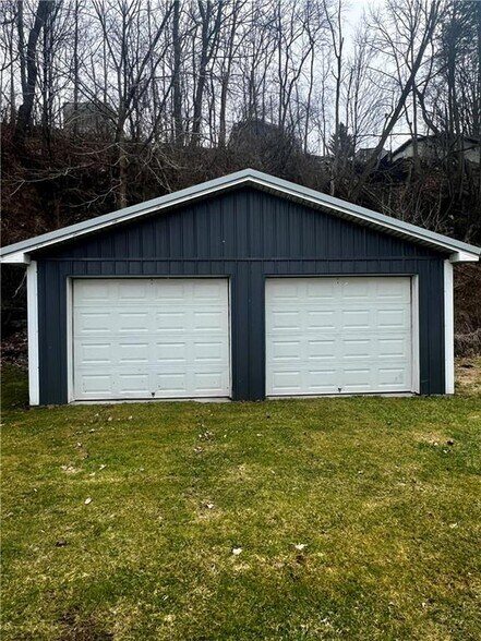 More Photos Of 1016 State Route 13, Cortland Flex For Sale