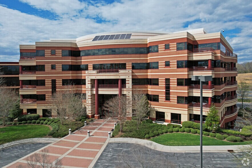 More Photos Of 1000 E Hanes Mill Rd, Winston-Salem Office For Sale