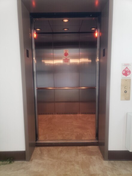 More Photos Of 21945 Three Notch Rd, Lexington Park Office For Lease