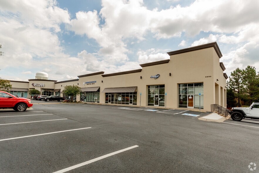 Primary Photo Of 2690 Madison St, Clarksville Storefront Retail Office For Lease