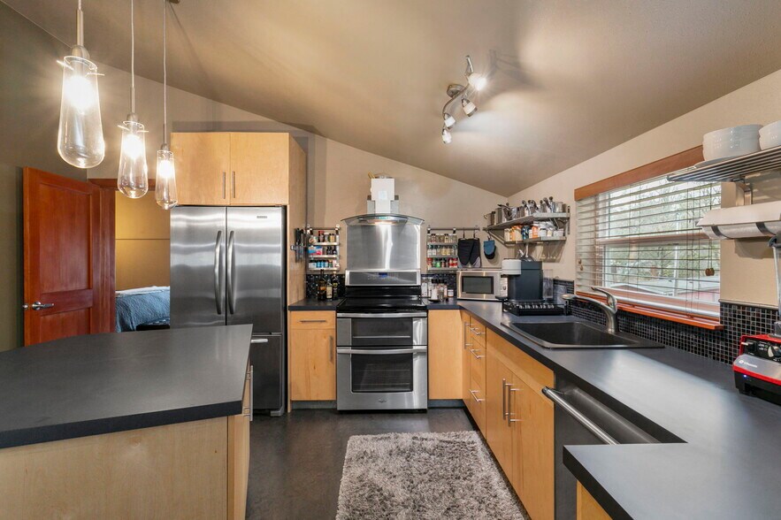 More Photos Of 3530 NE Old Belfair Hwy, Belfair Convenience Store For Sale