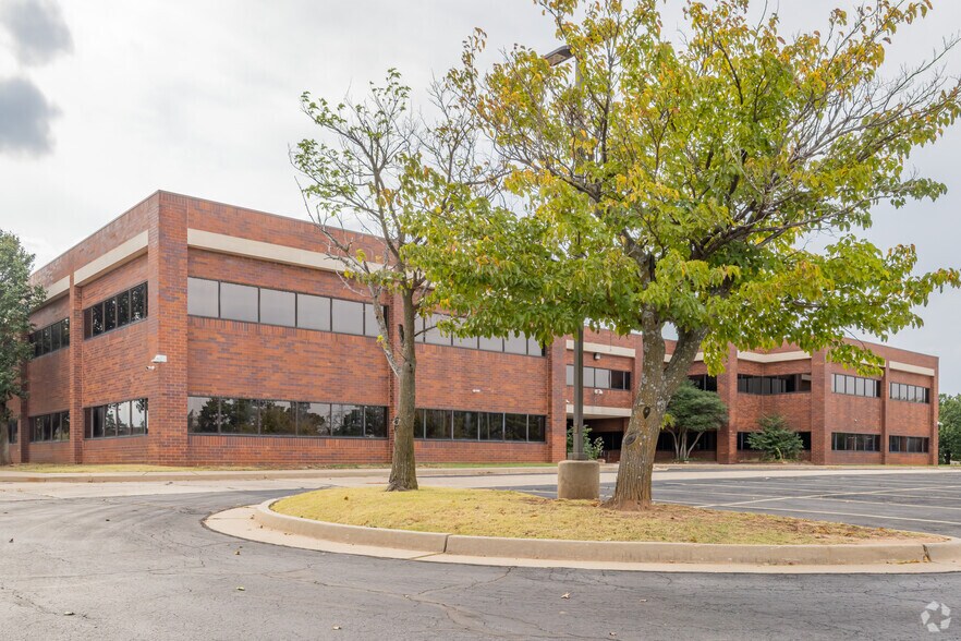 More Photos Of 7301 NW Expressway, Oklahoma City Office For Lease