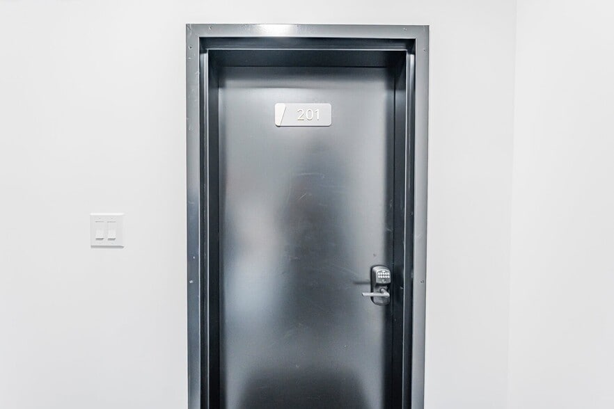 More Photos Of 14 Holmesdale Rd, Toronto Apartments For Sale