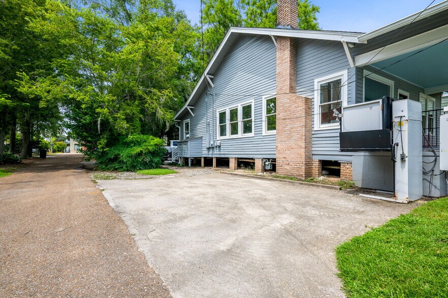 More Photos Of 522 E Rutland St, Covington Medical For Sale