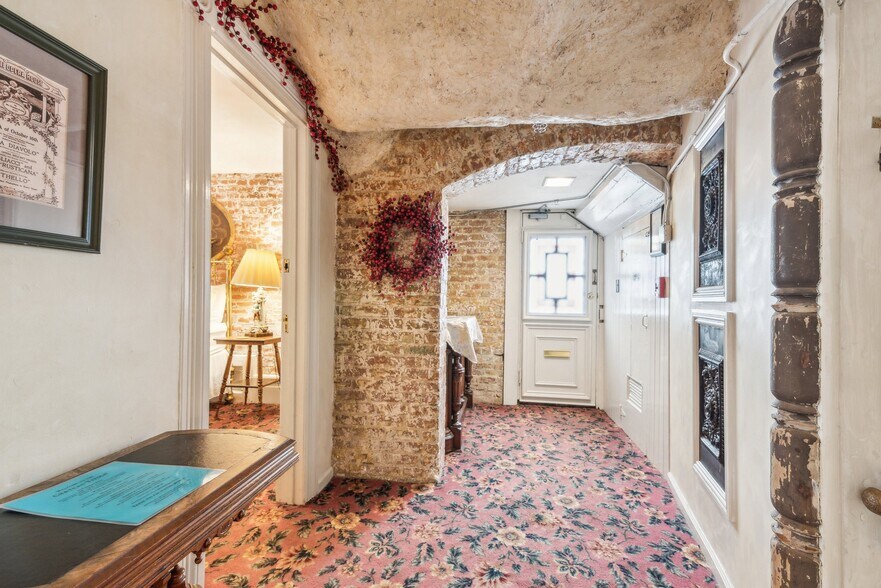 More Photos Of 1057 Steiner St, San Francisco Hospitality For Sale