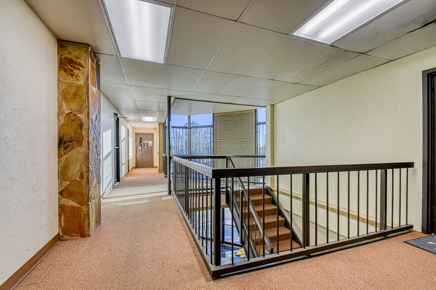 More Photos Of 2401 Tee Cir, Norman Office For Sale