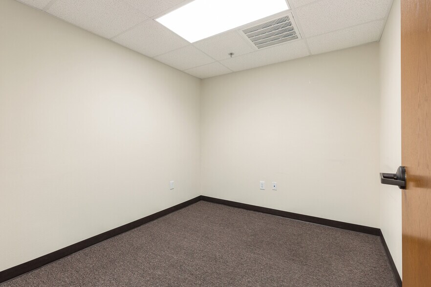 More Photos Of 26243 State Highway 51, Wagoner Medical For Sale