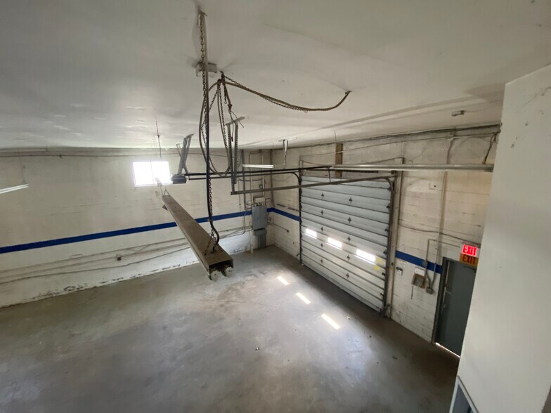 More Photos Of 9208 Venture Ct, Manassas Park Warehouse For Lease