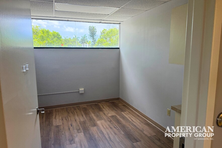More Photos Of 201 4th Ave, Bradenton Medical For Sale