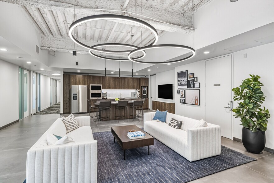 More Photos Of 1 Sansome St, San Francisco Coworking Space