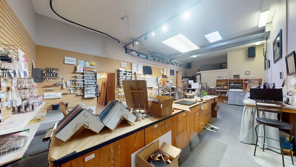 More Photos Of 800 Baker St, Cranbrook Storefront Retail Office For Sale