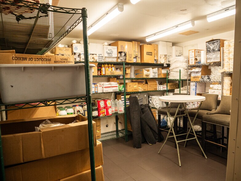 More Photos Of 1519 Wilshire Blvd, Santa Monica Restaurant For Sale