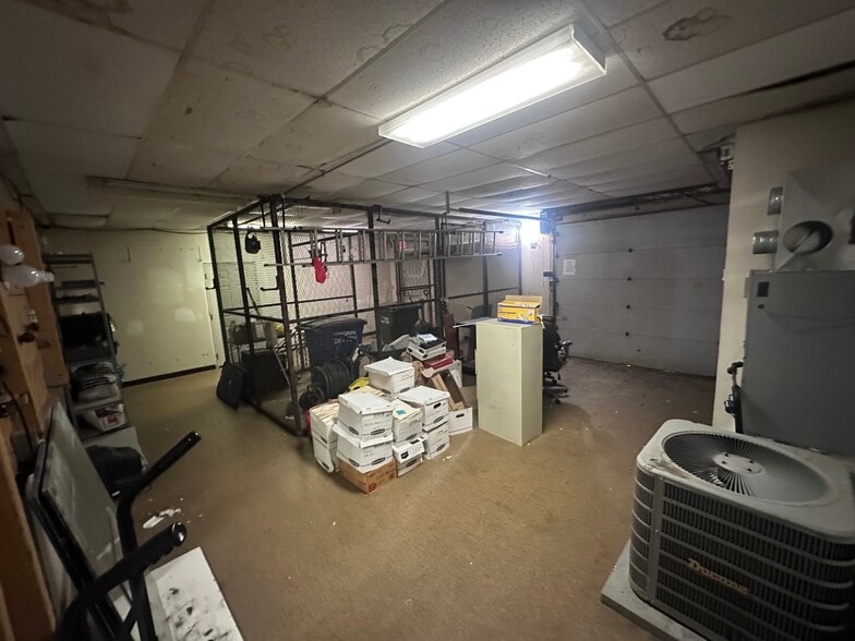 More Photos Of 2315 Stanley Ave, Dayton Light Distribution For Sale