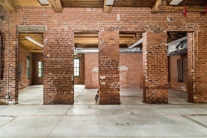 More Photos Of 11 Main St, Mystic Medical For Lease