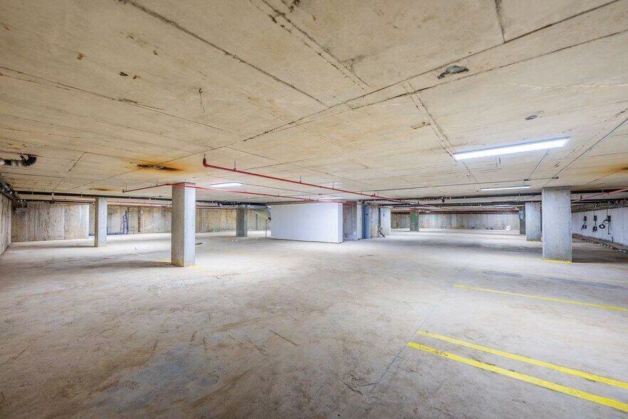 More Photos Of 16502 Sanford Ave, Flushing Apartments For Sale