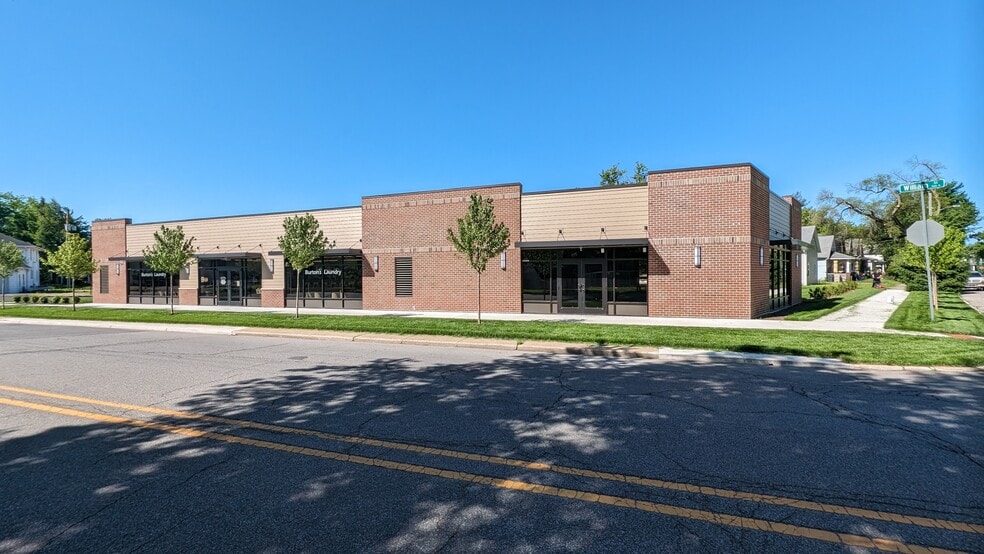 Primary Photo Of 521 N Williams St, South Bend Storefront Retail Residential For Lease