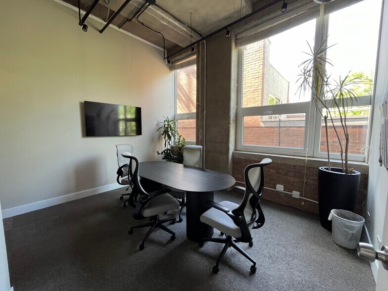 More Photos Of 2000 N Racine Ave, Chicago Loft Creative Space For Lease