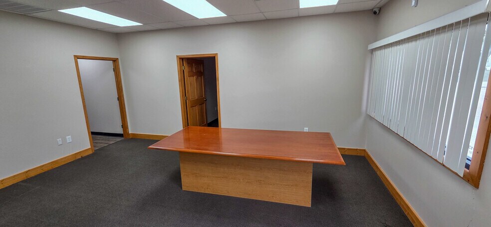 More Photos Of 2722 N 155th St, Basehor Office For Sale