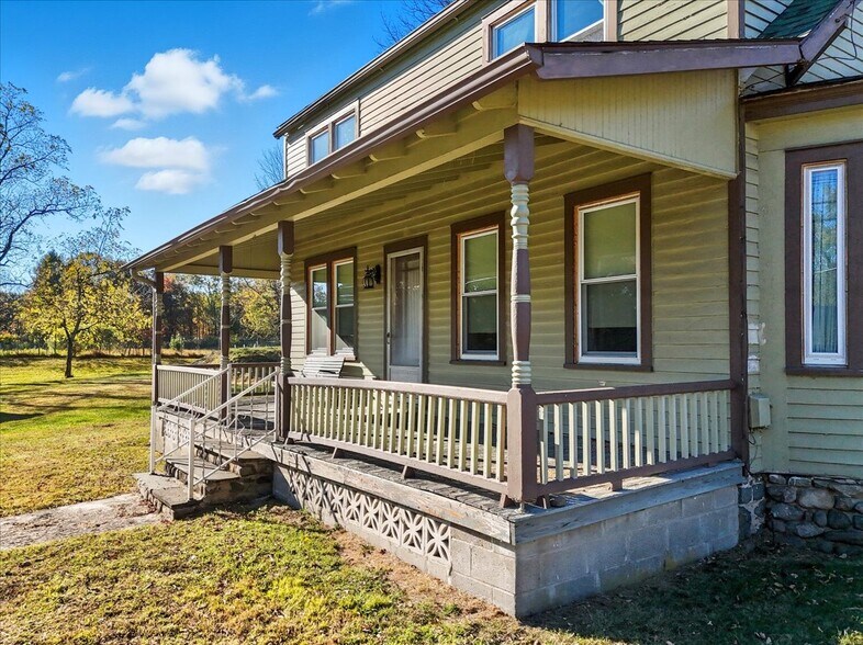 More Photos Of 221 Upper Swiftwater Rd, Cresco Apartments For Sale
