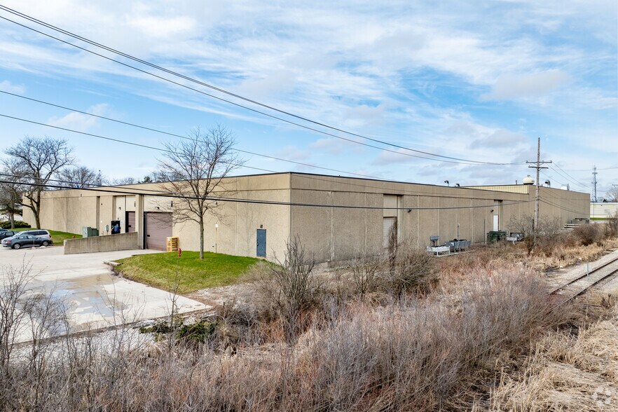 More Photos Of 16600 W Glendale Dr, New Berlin Manufacturing For Sale