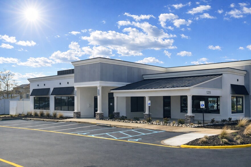 More Photos Of 1225 Cedar Rd, Chesapeake Office For Sale