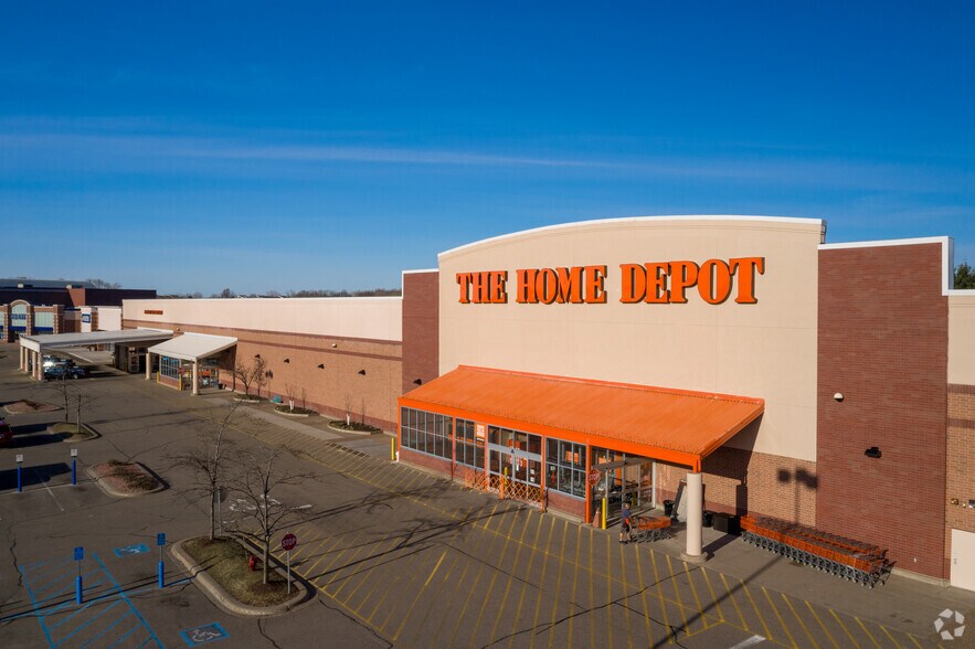 More Photos Of 8348-8362 Tamarack Vlg, Woodbury Unknown For Lease