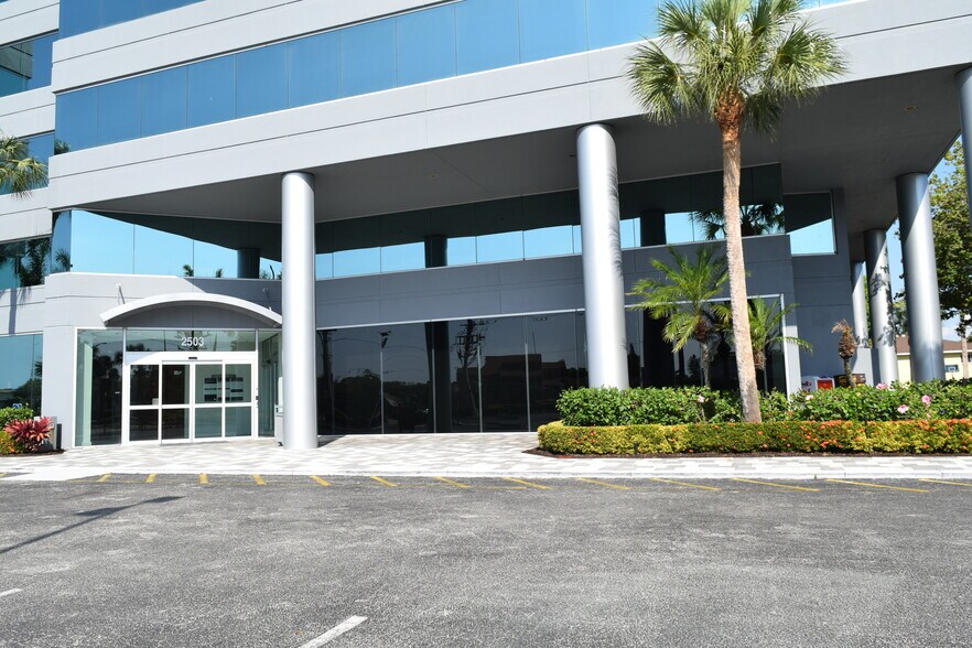 More Photos Of 2503 Del Prado Blvd S, Cape Coral Medical For Lease