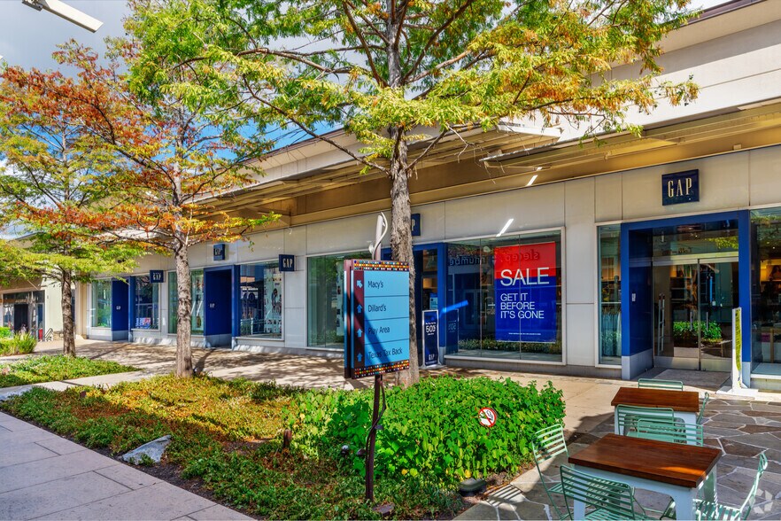 More Photos Of 15900 La Cantera Pky, San Antonio Unknown For Lease