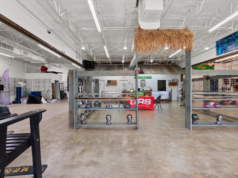 More Photos Of 12408 Highway 6, Santa Fe Freestanding For Lease