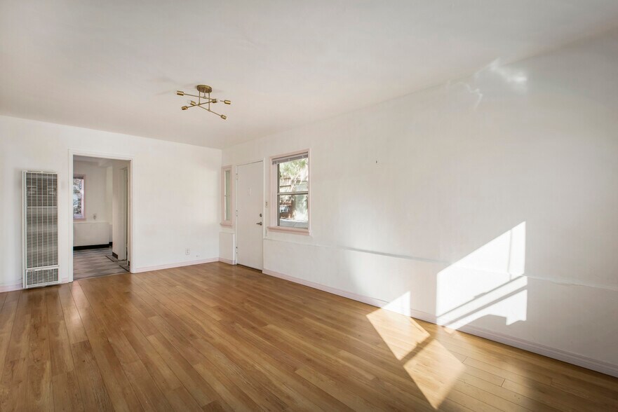 More Photos Of 1933 Hillhurst Ave, Los Angeles Office For Lease