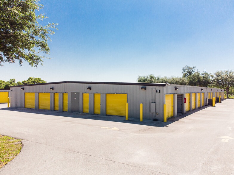 More Photos Of 4620-4630 Old Lucerne Park Rd, Winter Haven Self Storage For Lease