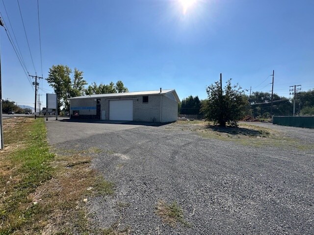 More Photos Of 427 Troy Rd, Moscow Warehouse For Sale