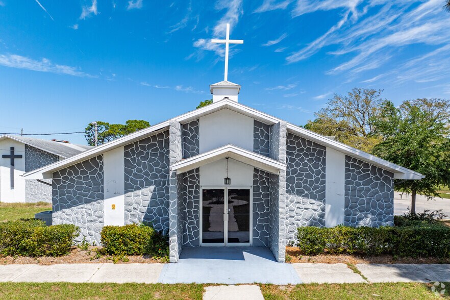 More Photos Of 5015 Darlington Rd, Holiday Religious Facility For Lease