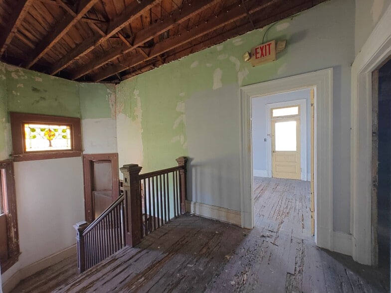 More Photos Of 2020 N Main St, Jacksonville Specialty For Sale