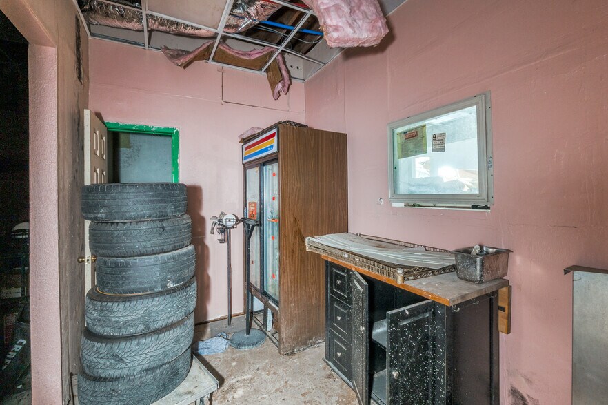 More Photos Of 1420 Martin Luther King Jr Blvd, Dallas Medical For Sale