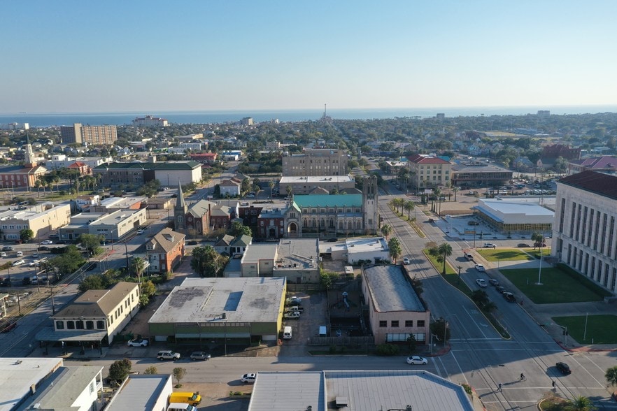 More Photos Of 2415 Church St, Galveston Light Distribution For Lease