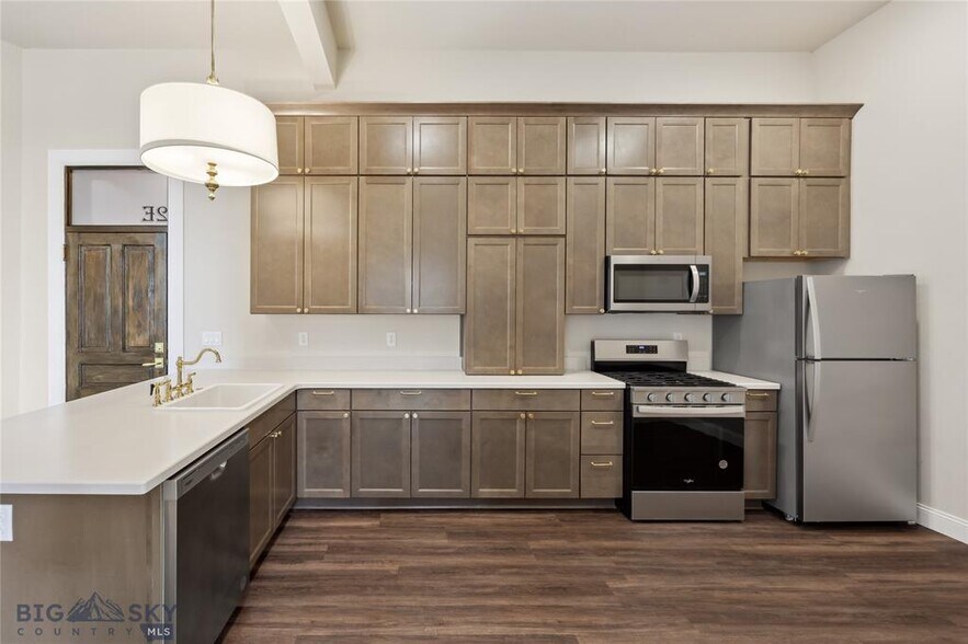 More Photos Of 140 W Park St, Butte Apartments For Sale