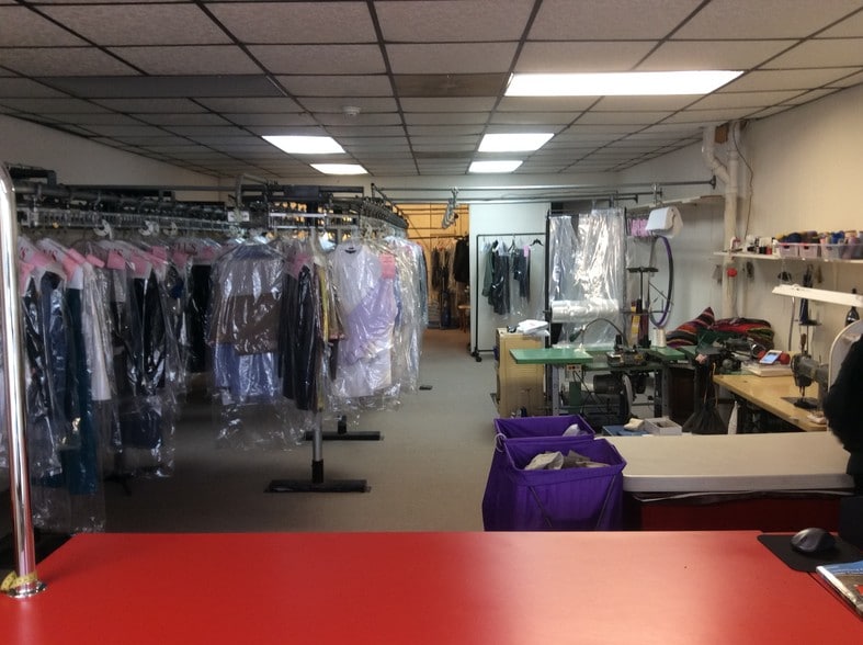 More Photos Of 19-27 N Main St, Woodstown Storefront Retail Residential For Lease